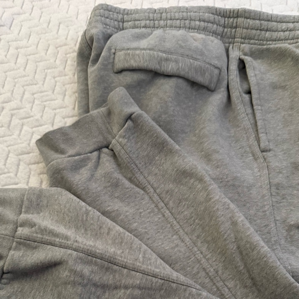 Nike Men's Heather Gray Joggers - Picture 10 of 10